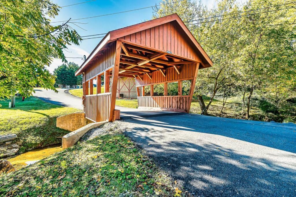 Cabin With New Hot Tub, Near Dollywood .2Bd.2Ba.Sleeps6.Bbq Sevierville Eksteriør bilde