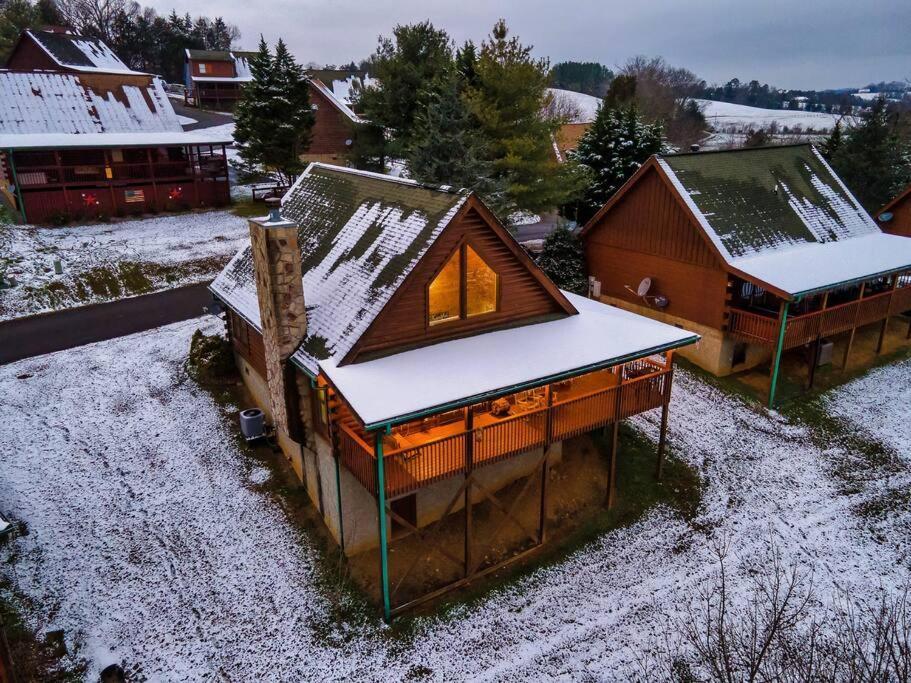 Cabin With New Hot Tub, Near Dollywood .2Bd.2Ba.Sleeps6.Bbq Sevierville Eksteriør bilde