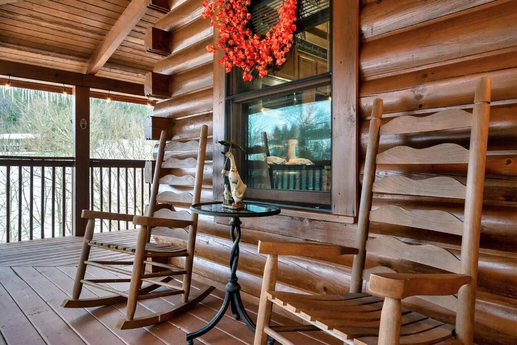 Cabin With New Hot Tub, Near Dollywood .2Bd.2Ba.Sleeps6.Bbq Sevierville Eksteriør bilde