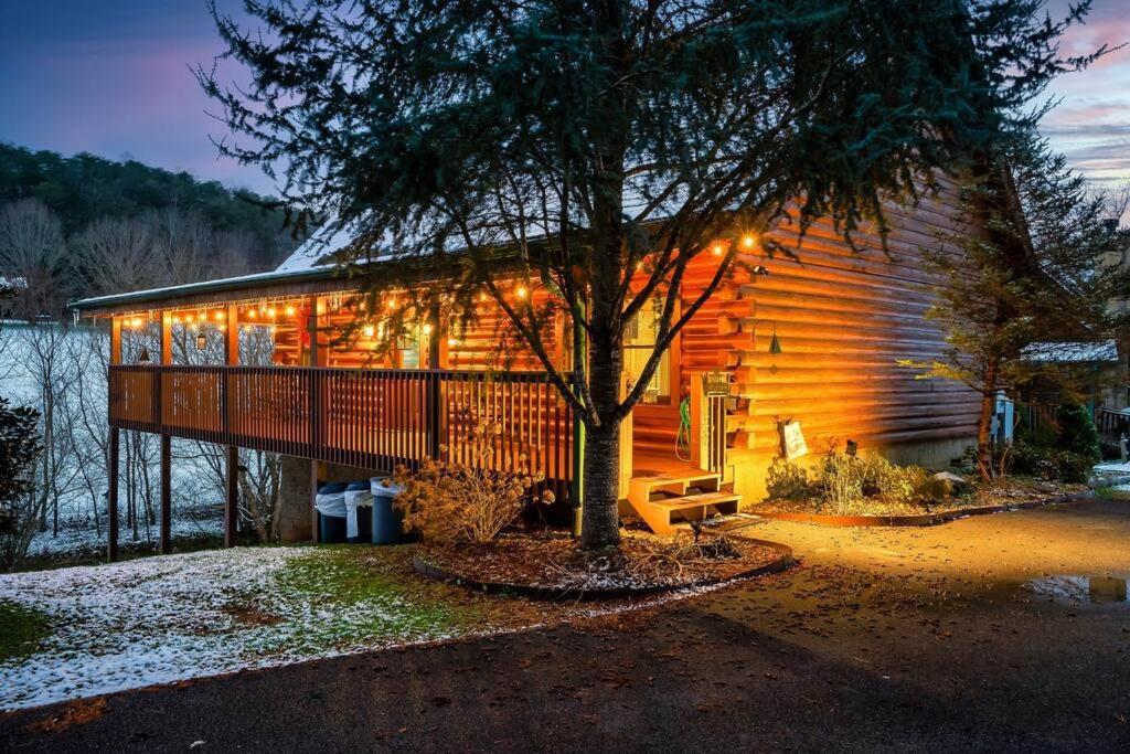 Cabin With New Hot Tub, Near Dollywood .2Bd.2Ba.Sleeps6.Bbq Sevierville Eksteriør bilde
