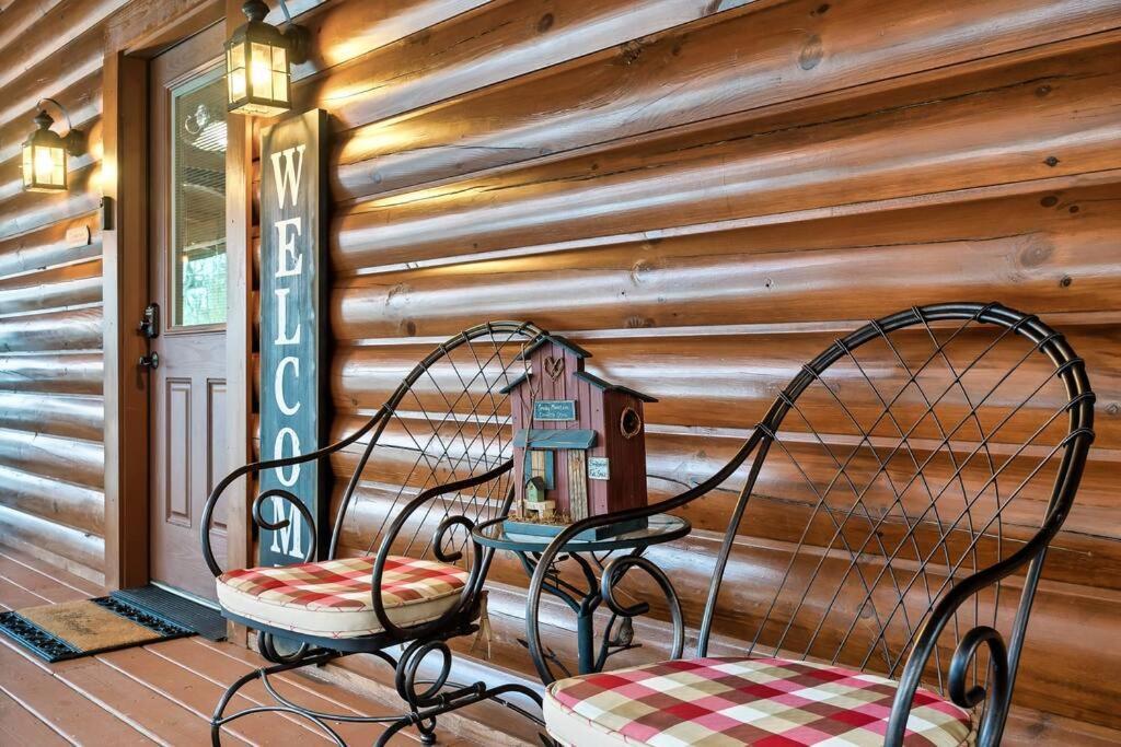 Cabin With New Hot Tub, Near Dollywood .2Bd.2Ba.Sleeps6.Bbq Sevierville Eksteriør bilde