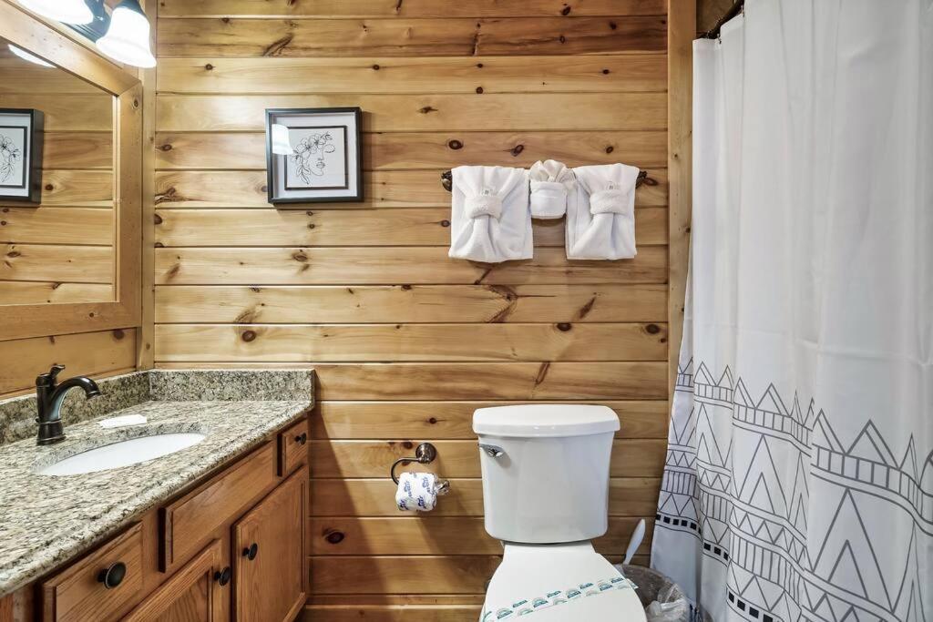 Cabin With New Hot Tub, Near Dollywood .2Bd.2Ba.Sleeps6.Bbq Sevierville Eksteriør bilde