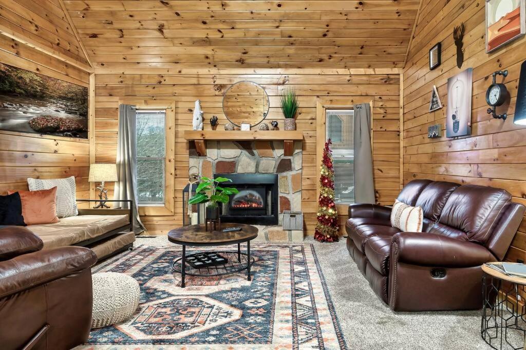 Cabin With New Hot Tub, Near Dollywood .2Bd.2Ba.Sleeps6.Bbq Sevierville Eksteriør bilde