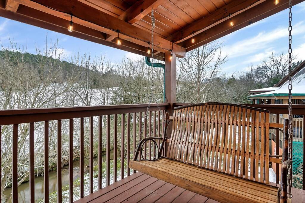 Cabin With New Hot Tub, Near Dollywood .2Bd.2Ba.Sleeps6.Bbq Sevierville Eksteriør bilde