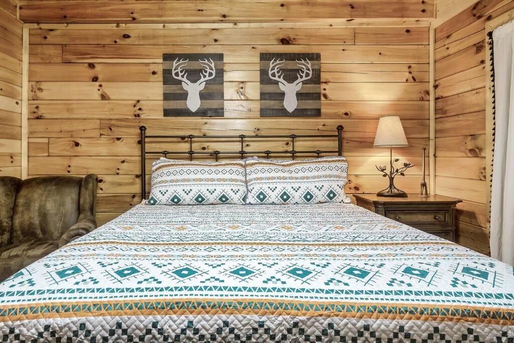 Cabin With New Hot Tub, Near Dollywood .2Bd.2Ba.Sleeps6.Bbq Sevierville Eksteriør bilde